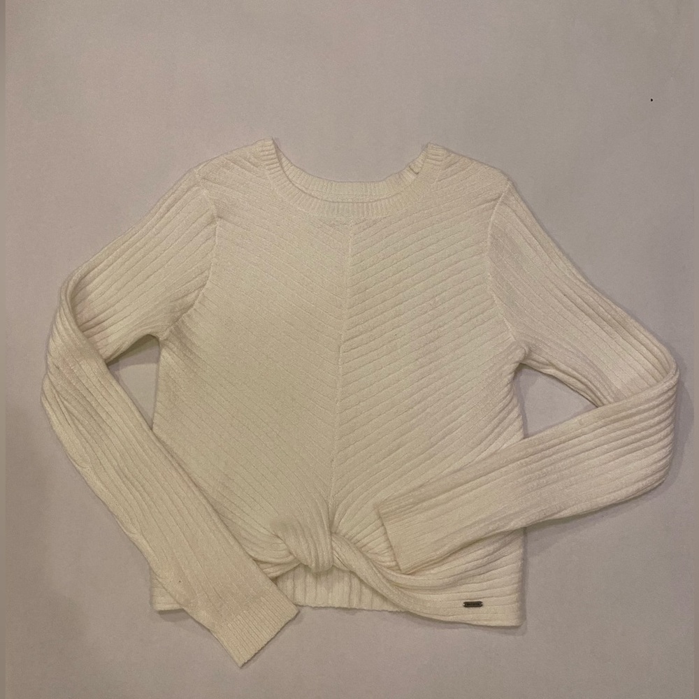 Hollister Cream Crop Cable Knit Sweater with knot detail size medium